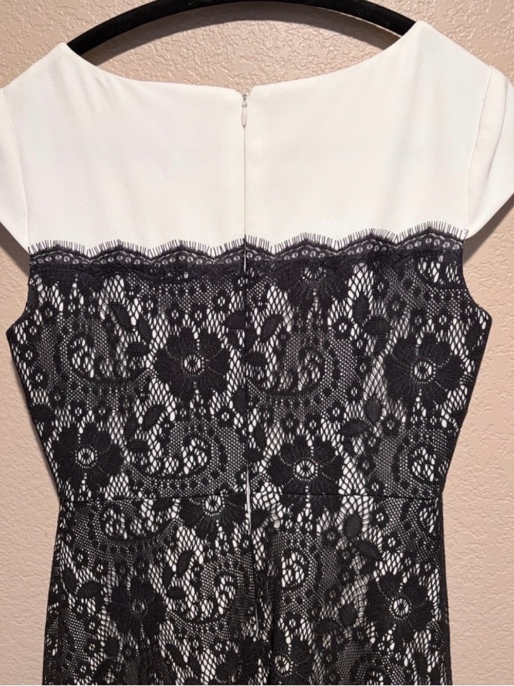 Saks Fifth Avenue Stunning White Dress with Black Lace Overlay -Sz 2 - Picture 6 of 8
